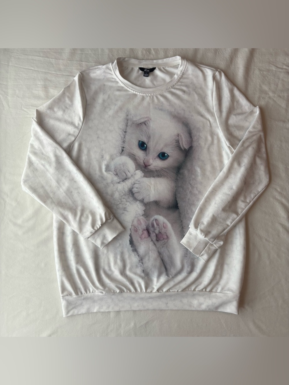 Shall We 3D Realistic White Cat Graphic Print Sweatshirt Bright Blue Eyed Kitten